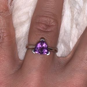 14 k white gold ring with genuine Amethyst